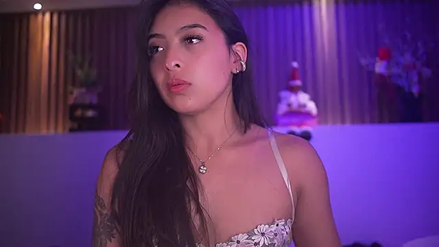 Snapshot of Camila_dupont chatting on 4, 12, 2025 Camila dupont online show from 4, 12, 2025