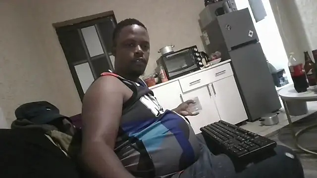 Snapshot of ThamiXX chatting on 13, 5, 2026 ThamiXX online show from 13, 5, 2026