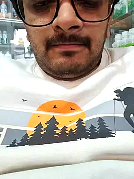 Snapshot of pyasevickybabu563 chatting on 6, 3, 2025 pyasevickybabu563 online show from 6, 3, 2025