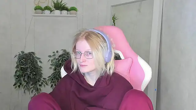 ElizabethHarpper online show from 28, 11, 2025