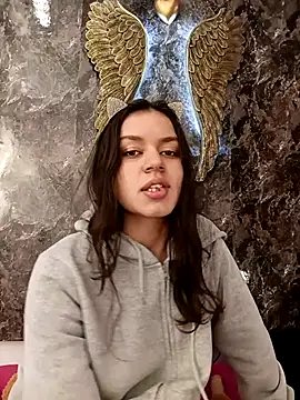 Danni shy online show from 17, 2, 2025