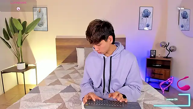 Brian-Ausslos online show from 4, 12, 2025