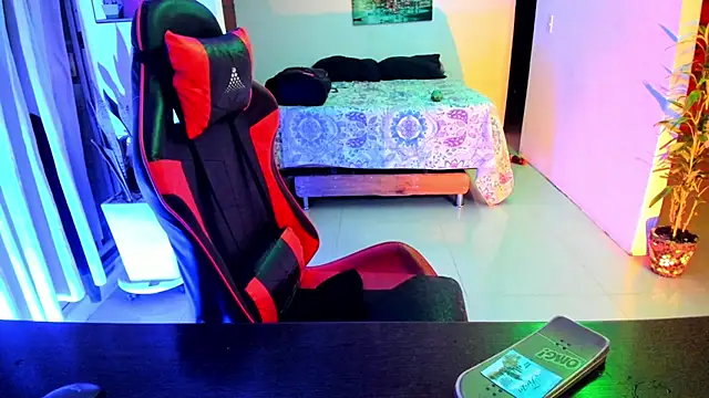 Adam Valenciia online show from 9, 11, 2025