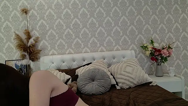 Nellie Medina online show from 4, 1, 2025