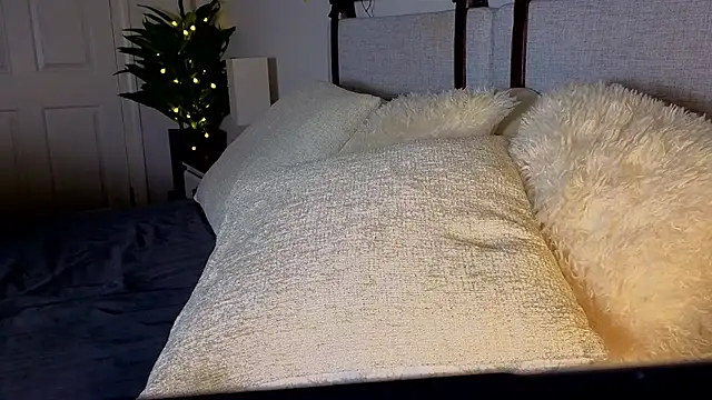 Snapshot of ivynyxx chatting on 25, 6, 2026 ivynyxx online show from 25, 6, 2026