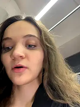 Snapshot of TheYourL chatting on 19, 12, 2025 TheYourL online show from 19, 12, 2025