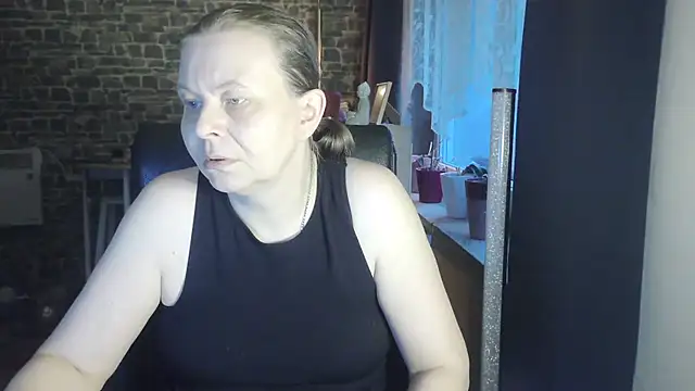 Sweet Phoenix online show from 8, 10, 2025