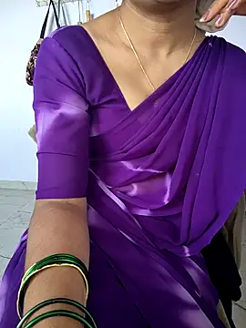 Snapshot of lovelygirl4567 chatting on 22, 12, 2025 lovelygirl4567 online show from 22, 12, 2025