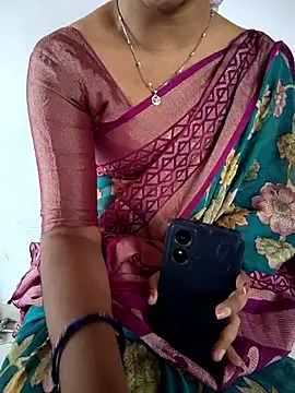 Snapshot of lovelygirl4567 chatting on 29, 4, 2026 lovelygirl4567 online show from 29, 4, 2026