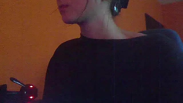 Analitayoung online show from 27, 4, 2026