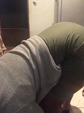 Snapshot of MKbesxxx chatting on 30, 10, 2025 MKbesxxx online show from 30, 10, 2025