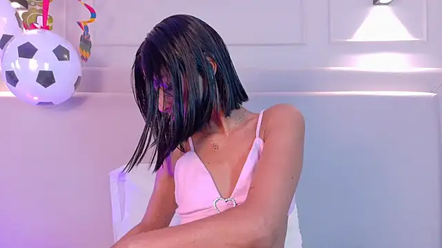 NaomiKlarc online show from 24, 6, 2026