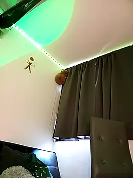 bronwgirl69 online show from 9, 3, 2025