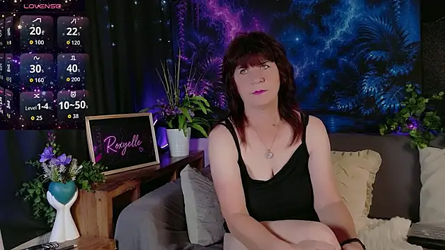 Snapshot of roxyyyrose chatting on 24, 7, 2026 roxyyyrose online show from 24, 7, 2026