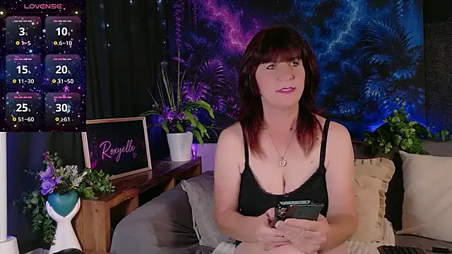 Snapshot of roxyyyrose chatting on 26, 7, 2026 roxyyyrose online show from 26, 7, 2026