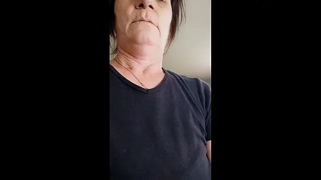 Snapshot of roxyyyrose chatting on 27, 7, 2026 roxyyyrose online show from 27, 7, 2026