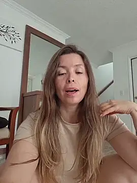 Snapshot of karina_warthon chatting on 15, 6, 2026 karina warthon online show from 15, 6, 2026