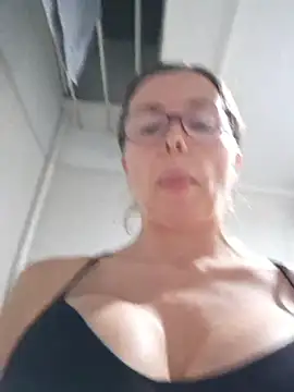 Snapshot of karina_warthon chatting on 2, 7, 2026 karina warthon online show from 2, 7, 2026