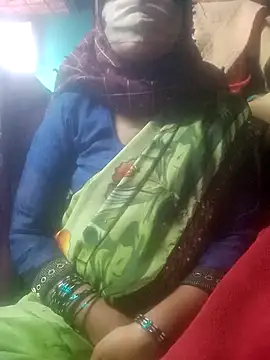 Snapshot of YourHotRandi chatting on 5, 2, 2026 YourHotRandi online show from 5, 2, 2026