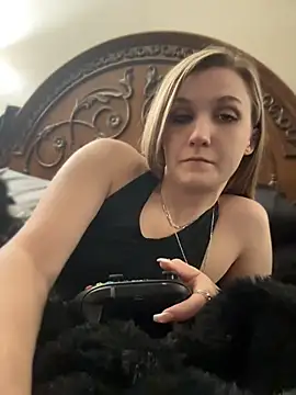 Snapshot of Kitty_DaCocks chatting on 26, 4, 2026 Kitty DaCocks online show from 26, 4, 2026