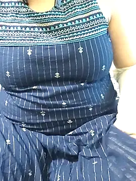 Snapshot of mallupriyapriya chatting on 7, 7, 2026 mallupriyapriya online show from 7, 7, 2026
