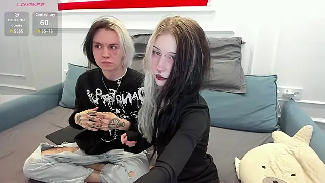 Snapshot of VeryRare_TwinS chatting on 18, 4, 2026 VeryRare TwinS online show from 18, 4, 2026