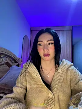 Snapshot of Maddy_Jones chatting on 15, 12, 2025 Maddy Jones online show from 15, 12, 2025