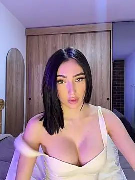 Maddy Jones online show from 28, 5, 2026