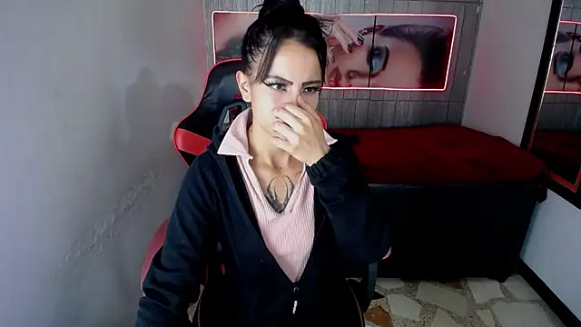 Anniee x online show from 20, 12, 2025