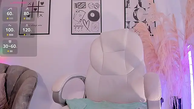 Snapshot of NiiaEvanss chatting on 10, 11, 2025 NiiaEvanss online show from 10, 11, 2025