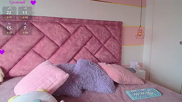 Charlotte  Miller online show from 26, 2, 2025