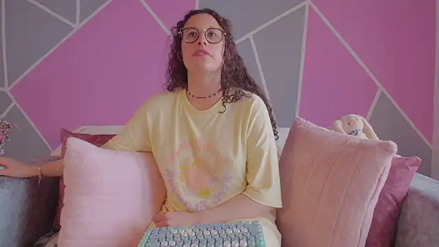 Charlotte  Miller online show from 13, 3, 2025