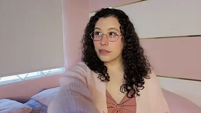 Charlotte  Miller online show from 19, 10, 2025