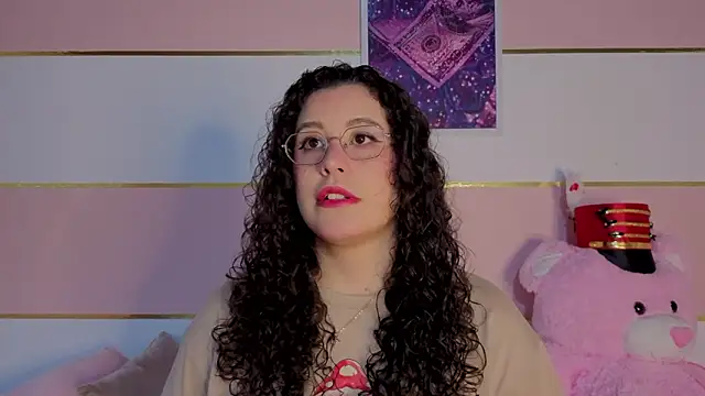 Snapshot of Charlotte__Miller chatting on 3, 2, 2026 Charlotte Miller online show from 3, 2, 2026