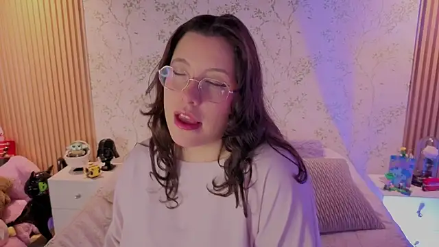Snapshot of Charlotte__Miller chatting on 7, 6, 2026 Charlotte Miller online show from 7, 6, 2026