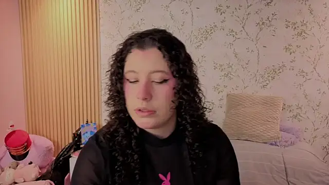 Snapshot of Charlotte__Miller chatting on 17, 7, 2026 Charlotte Miller online show from 17, 7, 2026
