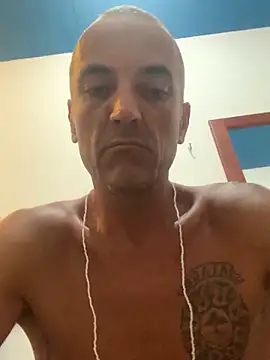 Snapshot of GoloZeusMax chatting on 6, 1, 2025 GoloZeusMax online show from 6, 1, 2025