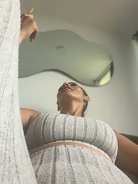 Snapshot of Samantha_bigboobs chatting on 31, 5, 2026 Samantha bigboobs online show from 31, 5, 2026