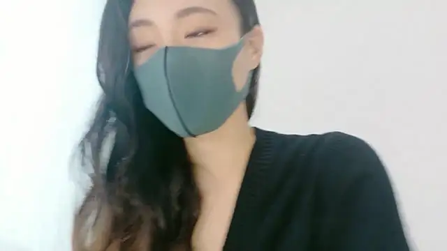 Snapshot of Mary-JP chatting on 9, 10, 2025 Mary-JP online show from 9, 10, 2025