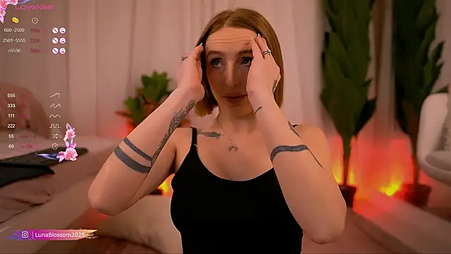 LunaBlossomX online show from 5, 3, 2025