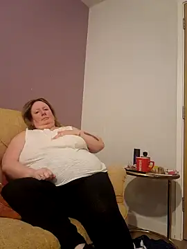 curvy girl71 online show from 5, 1, 2025