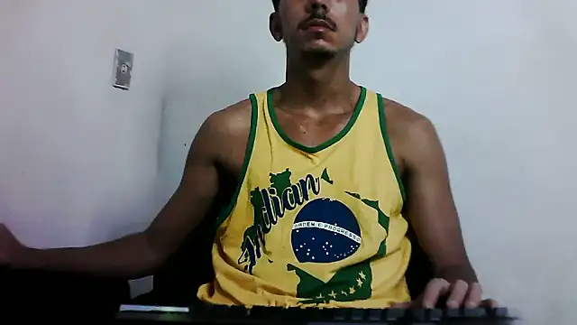 Snapshot of MagrinhoSaradoo chatting on 4, 7, 2026 MagrinhoSaradoo online show from 4, 7, 2026