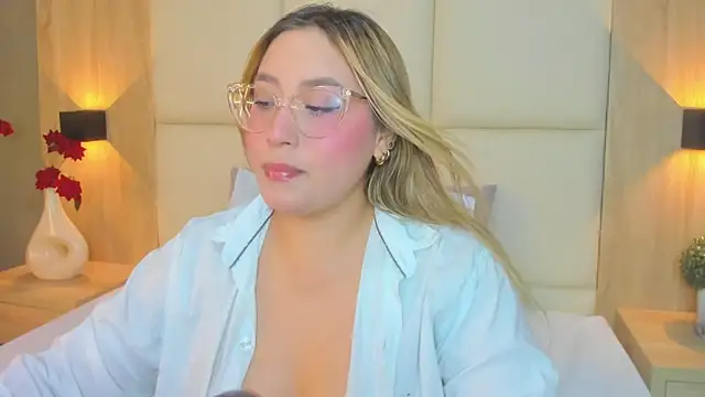 Snapshot of antonella_cutie_ chatting on 24, 4, 2026 antonella cutie online show from 24, 4, 2026