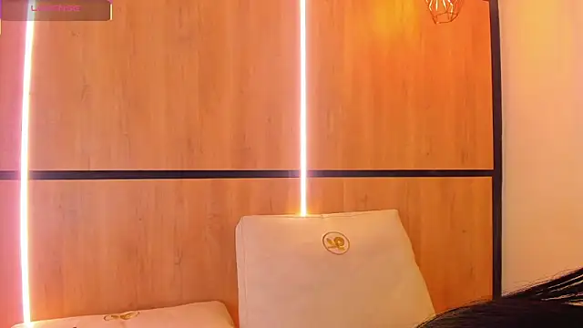 ashlyn parker online show from 25, 11, 2025