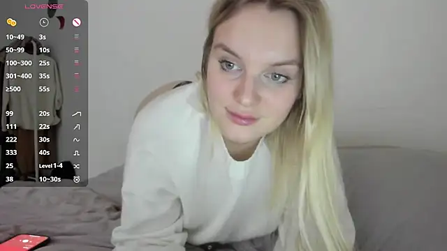 Snapshot of shiny_bunnyyy chatting on 6, 1, 2025 shiny bunnyyy online show from 6, 1, 2025