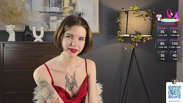 OdiliaHartnell online show from 22, 2, 2025