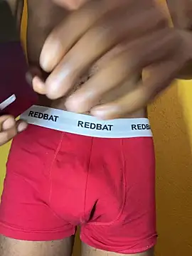 Snapshot of triplebeast chatting on 29, 10, 2025 triplebeast online show from 29, 10, 2025