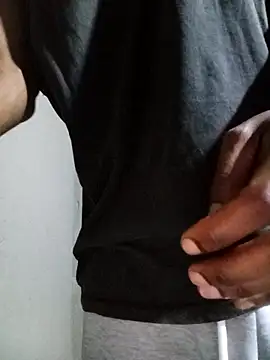 Snapshot of triplebeast chatting on 2, 11, 2025 triplebeast online show from 2, 11, 2025