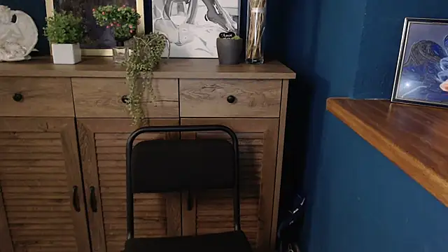 mini girly online show from 15, 9, 2025