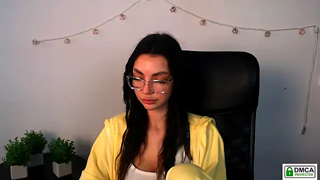 Lexi Jous online show from 25, 4, 2026